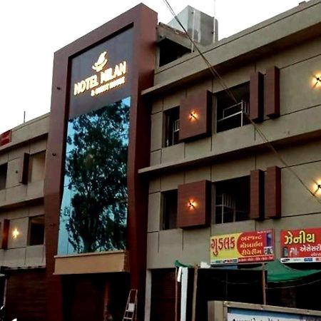 Hotel Milan Ahmedabad Esterno foto