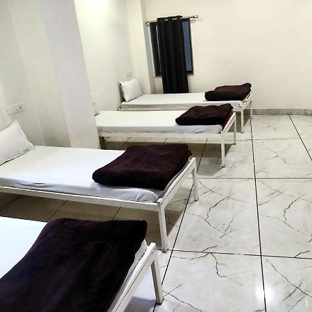 Hotel Milan Ahmedabad Esterno foto