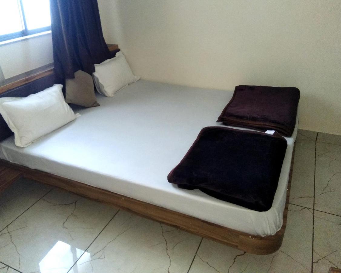 Hotel Milan Ahmedabad Esterno foto