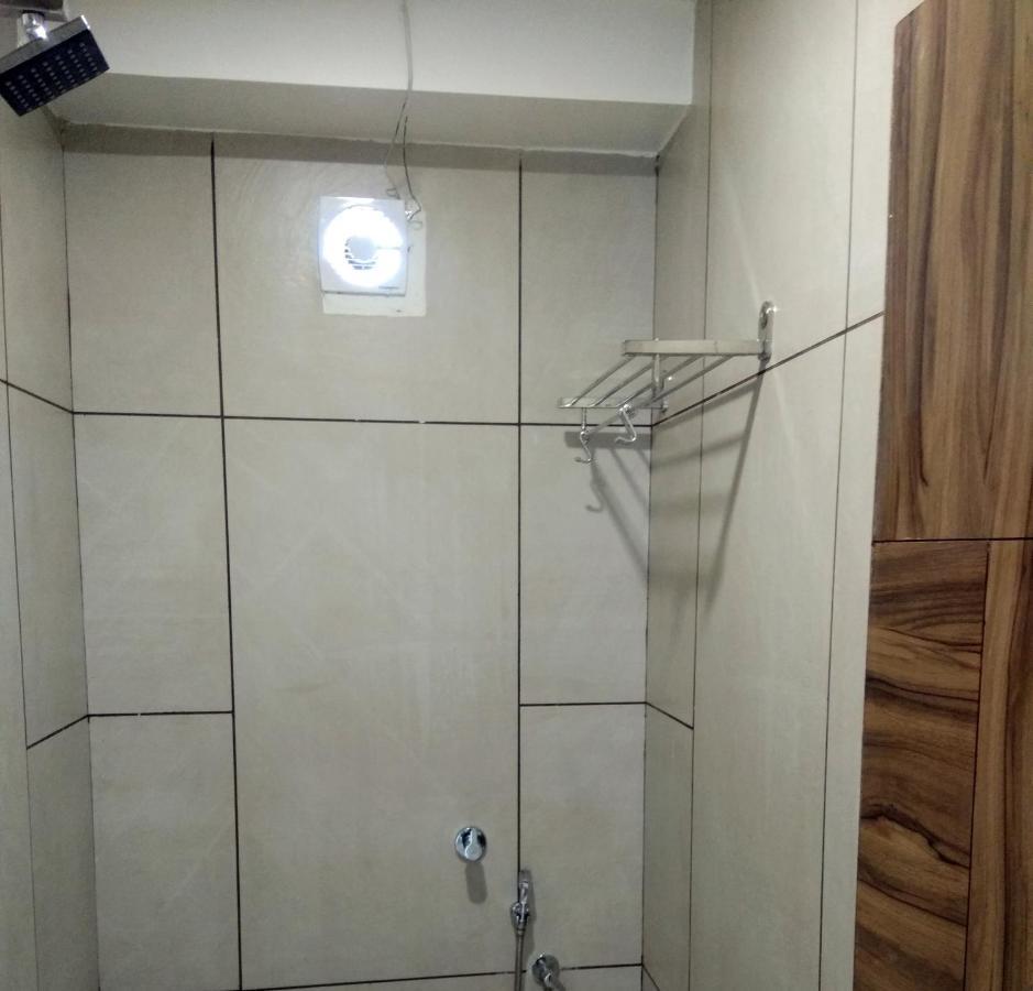 Hotel Milan Ahmedabad Esterno foto
