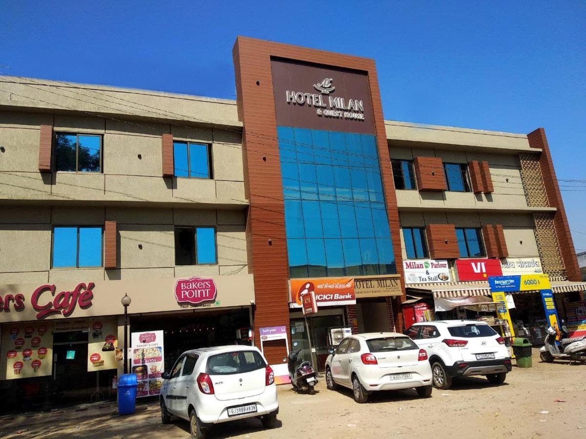 Hotel Milan Ahmedabad Esterno foto