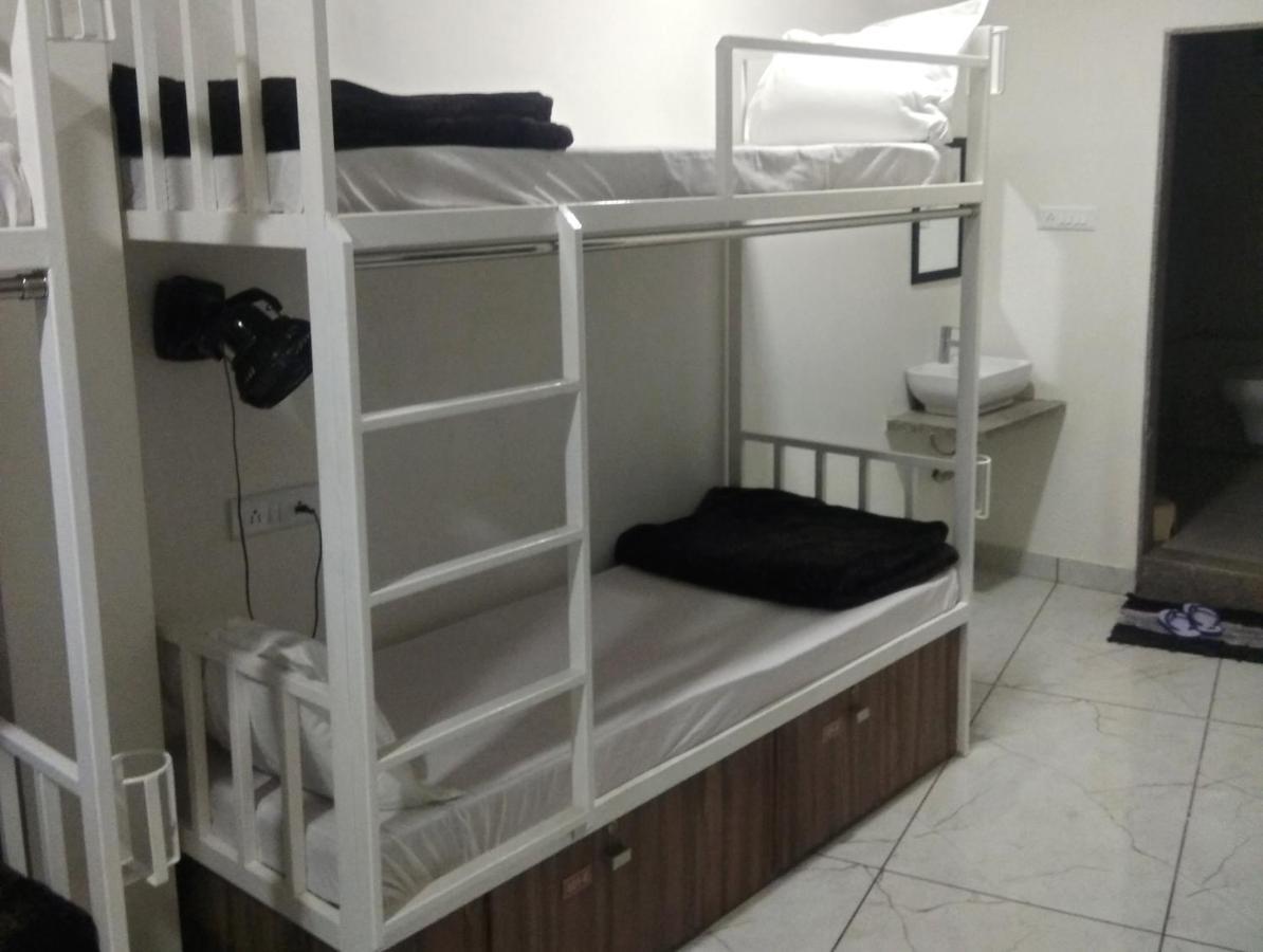 Hotel Milan Ahmedabad Esterno foto