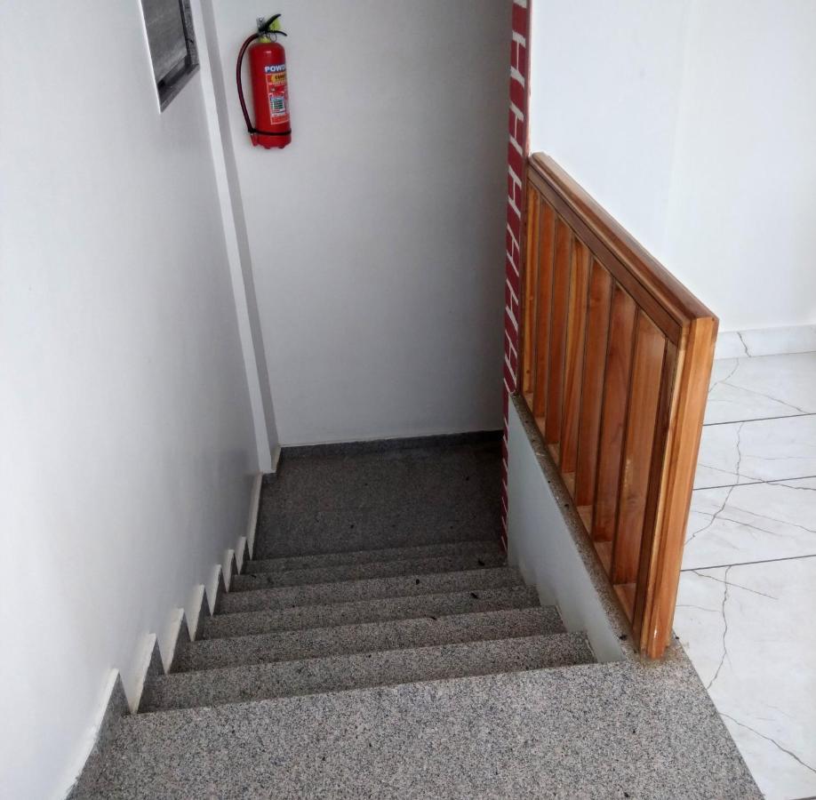 Hotel Milan Ahmedabad Esterno foto