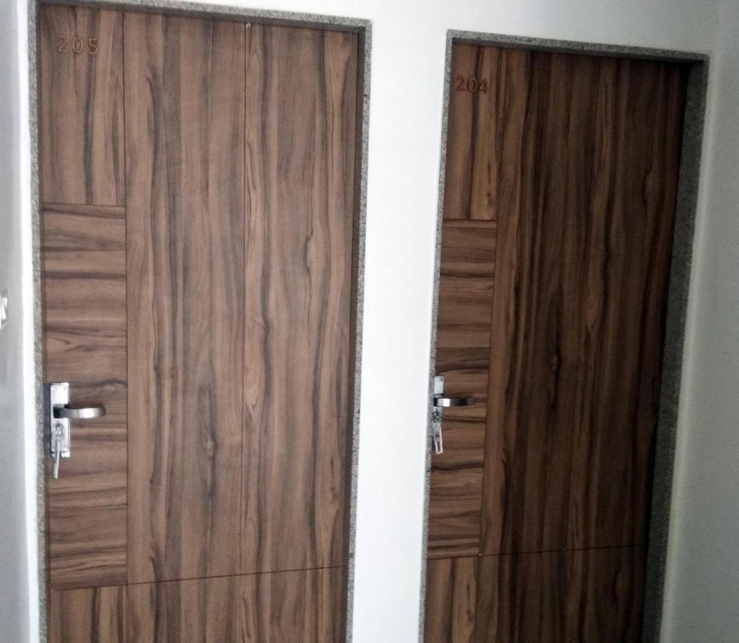 Hotel Milan Ahmedabad Esterno foto