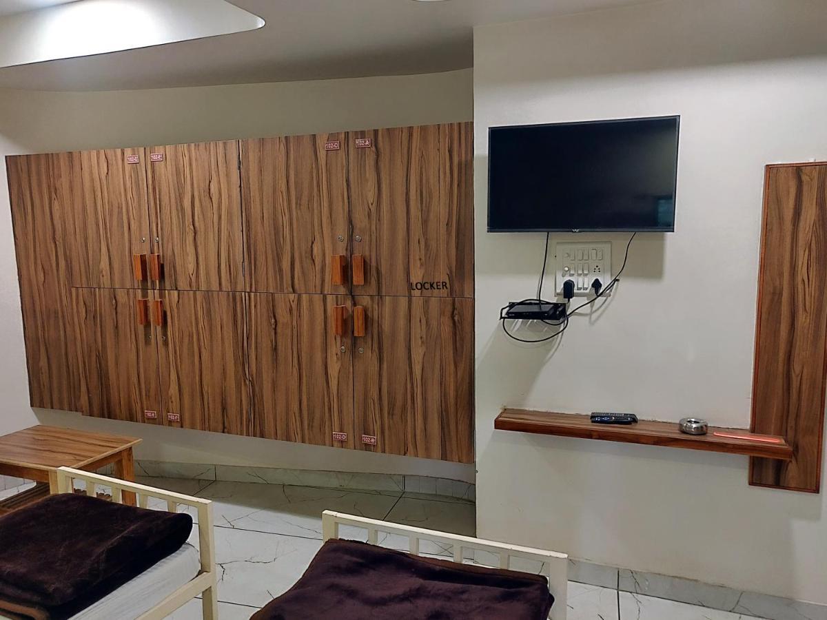 Hotel Milan Ahmedabad Esterno foto