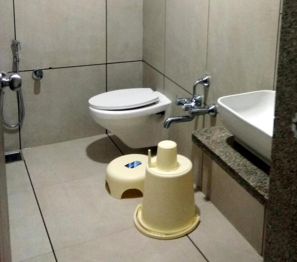 Hotel Milan Ahmedabad Esterno foto