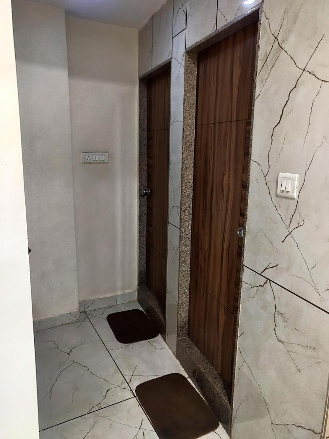 Hotel Milan Ahmedabad Esterno foto