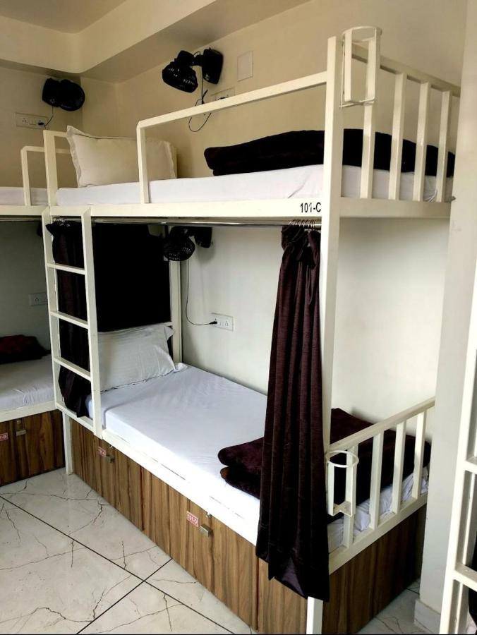Hotel Milan Ahmedabad Esterno foto